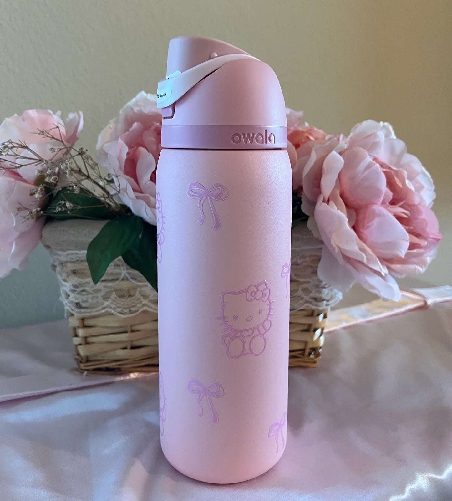 Cute Hello Kitty Pink Bottle - 32oz